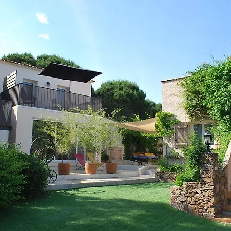 Domaine Du Mas De Peyres Apartman *